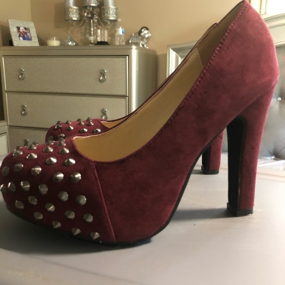 Stud Toe Platform Pump size 9W - Picture 3 of 4
